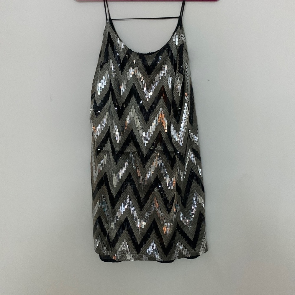 Size L sequined dress (silver, gold, and black). Perfect for New Years